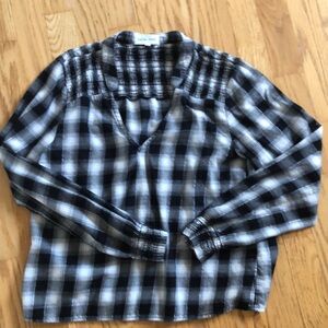 Bella Dahl-smocked black and top top